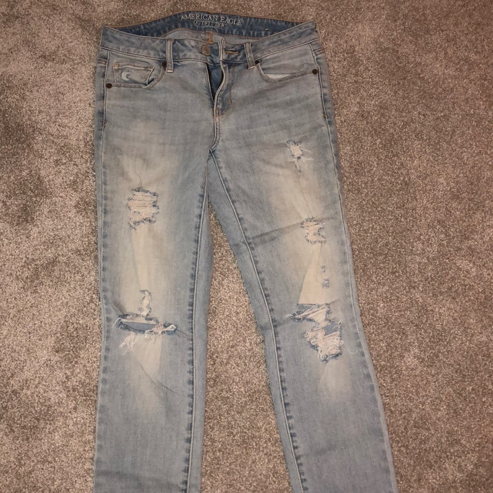 American eagle light wash distressed jeans size 4